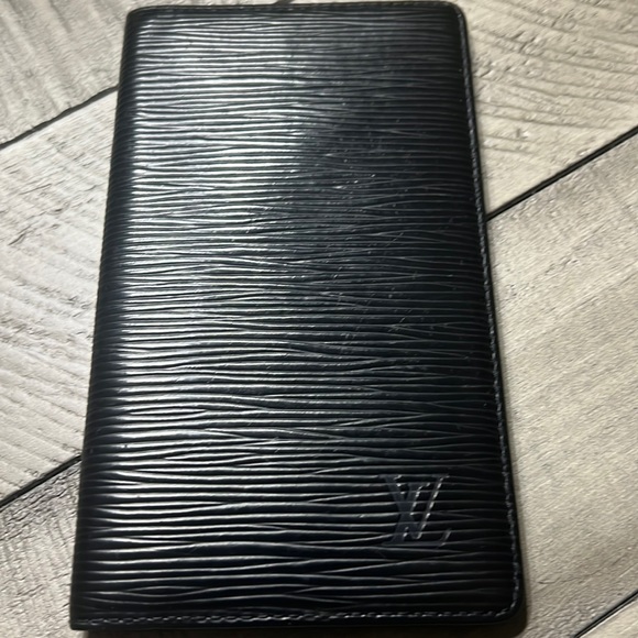 Louis Vuitton | Authentic Epi Long Checkbook Holder - Picture 1 of 4